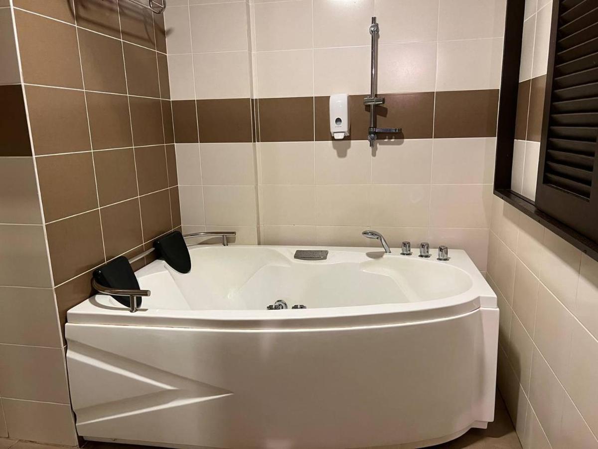 Homestay Melaka B Lagoon Studio Apartment Free Waterpark Tickets Kampong Bukit Beruang Eksteriør bilde